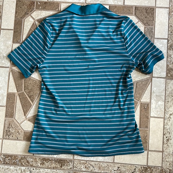 Women’s Oakley Performance Fit Golf Polo - Picture 4 of 4